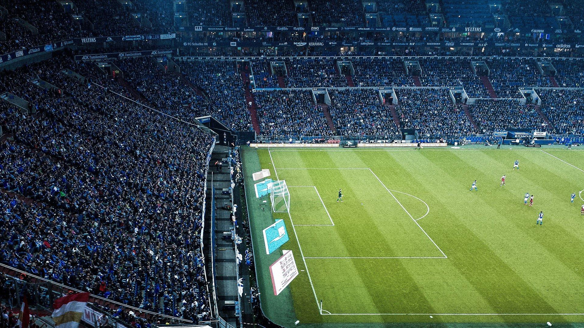 欧冠巅峰对决,皇马逆转曼城晋级决赛,本泽马梅开二度闪耀伯纳乌