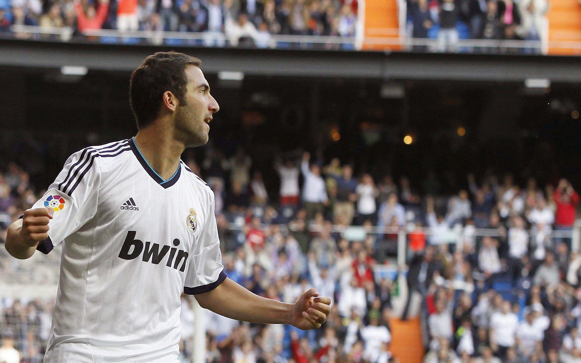 英超争冠白热化,曼城、阿森纳、利物浦三强鏖战,悬念持续至末轮