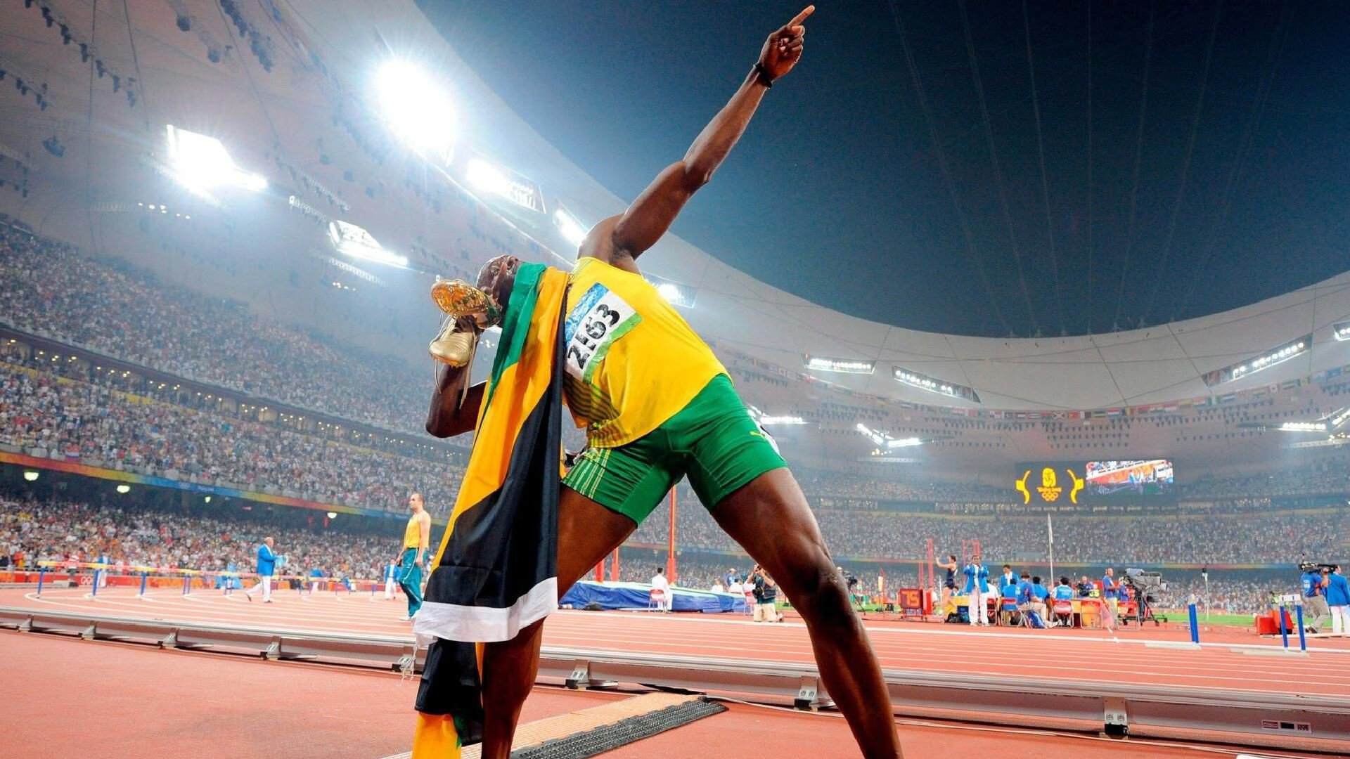 全国田径锦标赛跳远项目激烈角逐,新星选手突破个人最佳