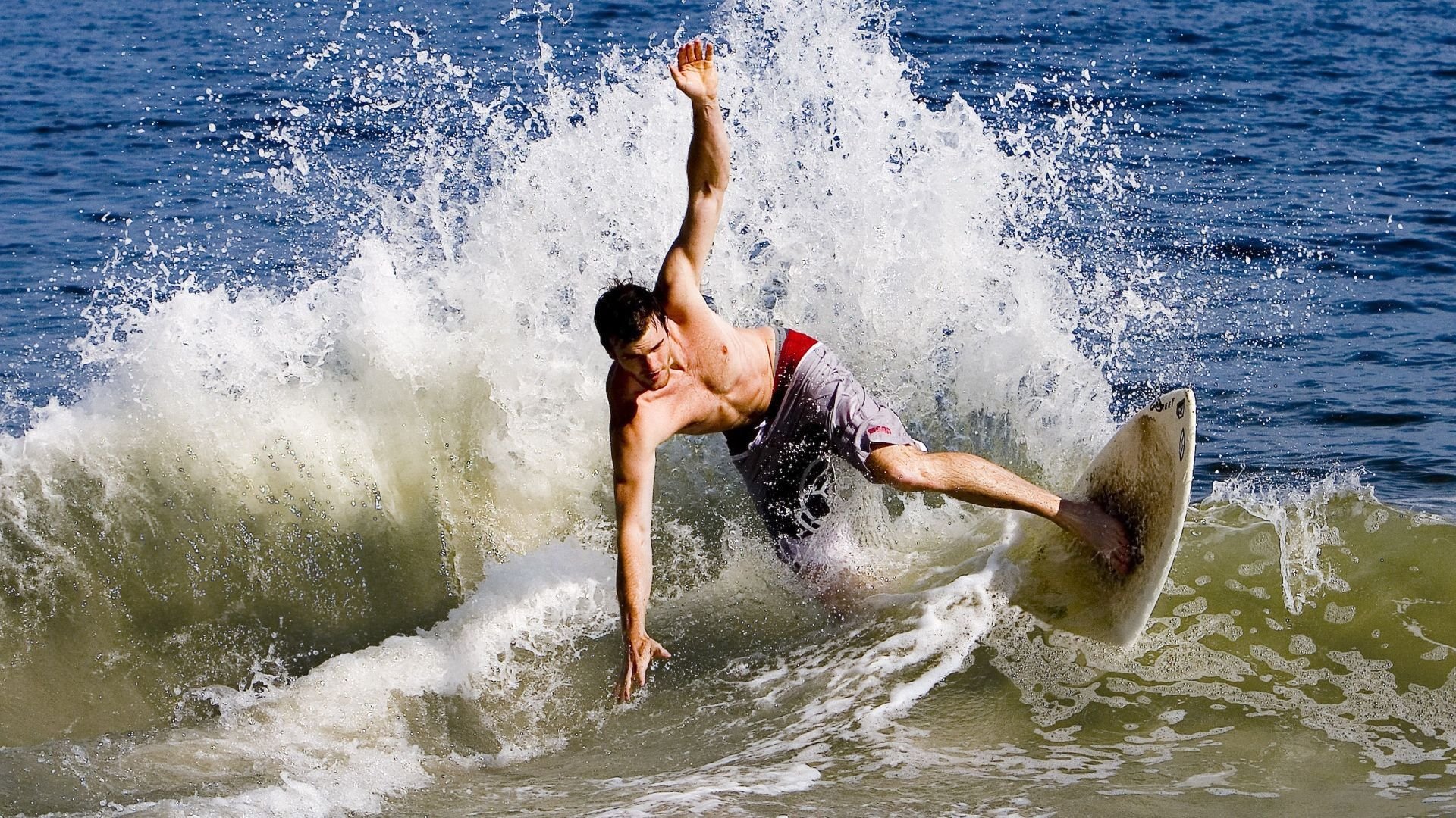 全国田径锦标赛跳远项目激烈角逐<a href=