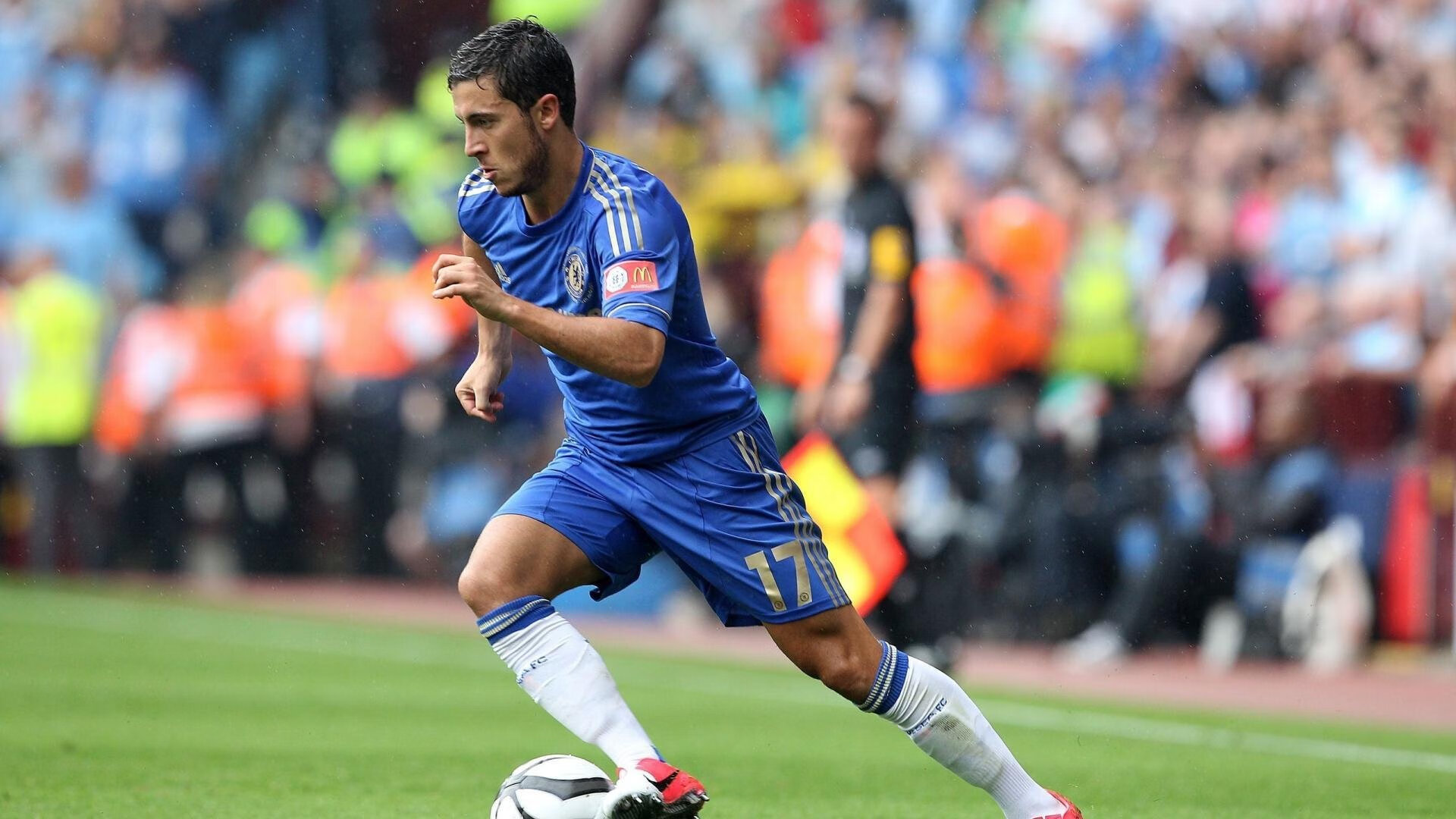 中国冰雪运动蓬勃发展，新生代选手国际赛场崭露头角